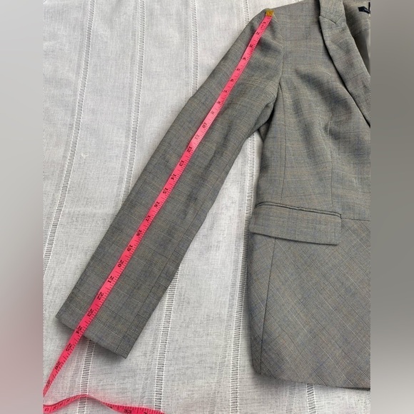 Tommy Hilfiger iconic blazer with silver embellishments. - Picture 5 of 17